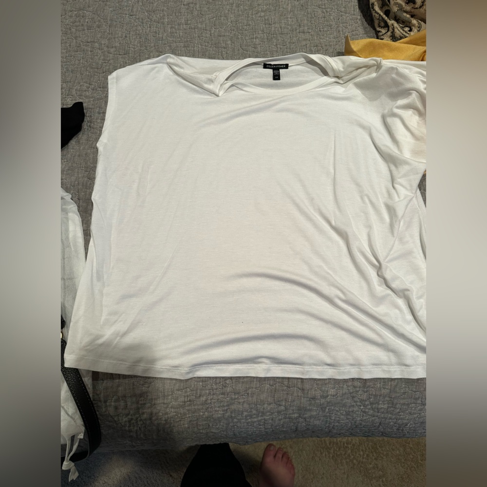 Eileen Fisher White Tee- Size Large